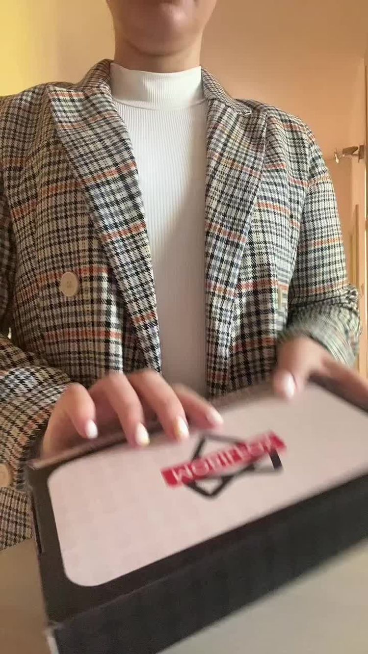 Accessories Video of Melinda for Mobilfox