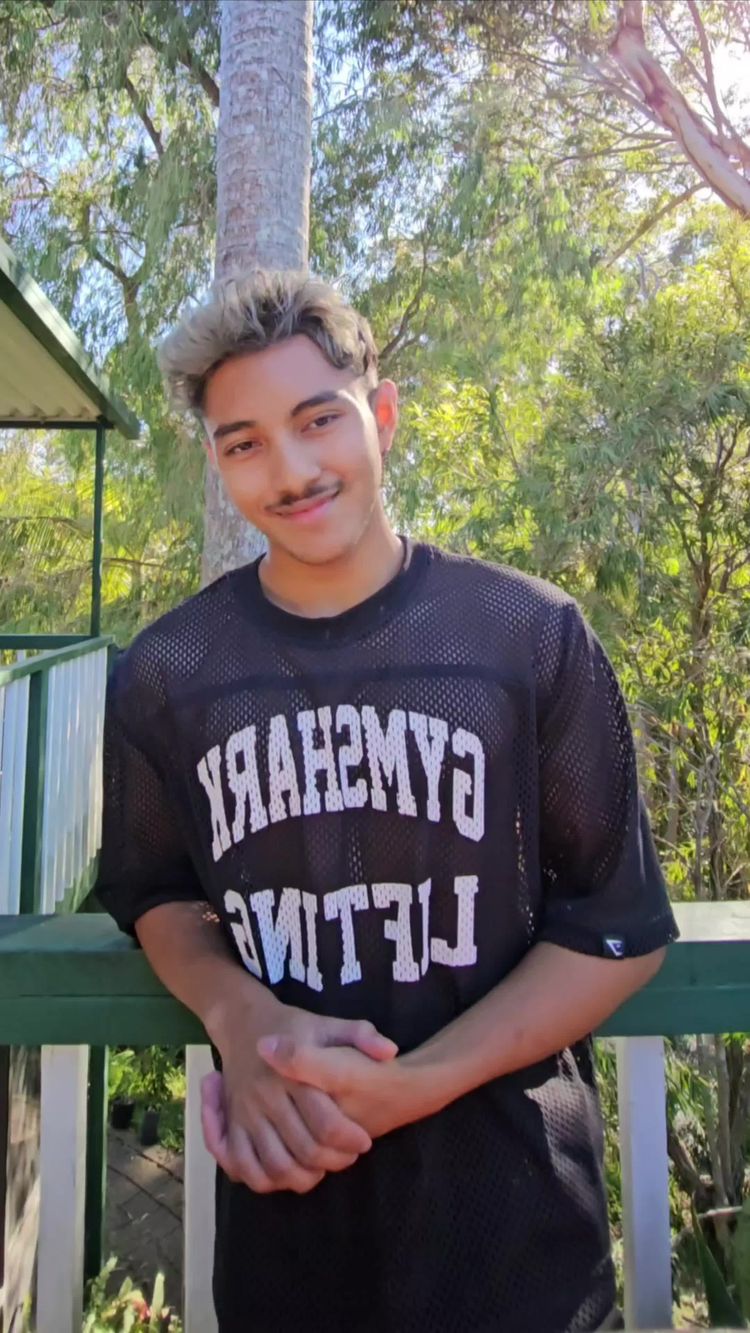 Forbruksvarer Video av Terence Jr for Empire R&A